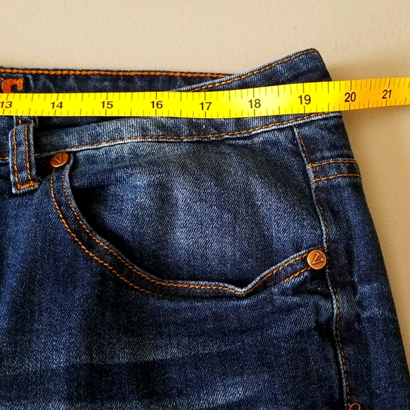 V.I.P distressed light weight jeans.. - Picture 2 of 10